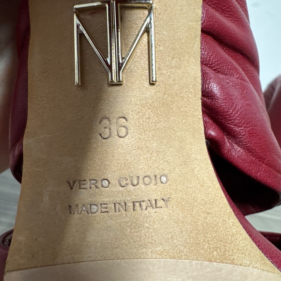 Tamara Mellon Savanna Nappa heels mules sandals pumps in dark red. - Picture 6 of 7
